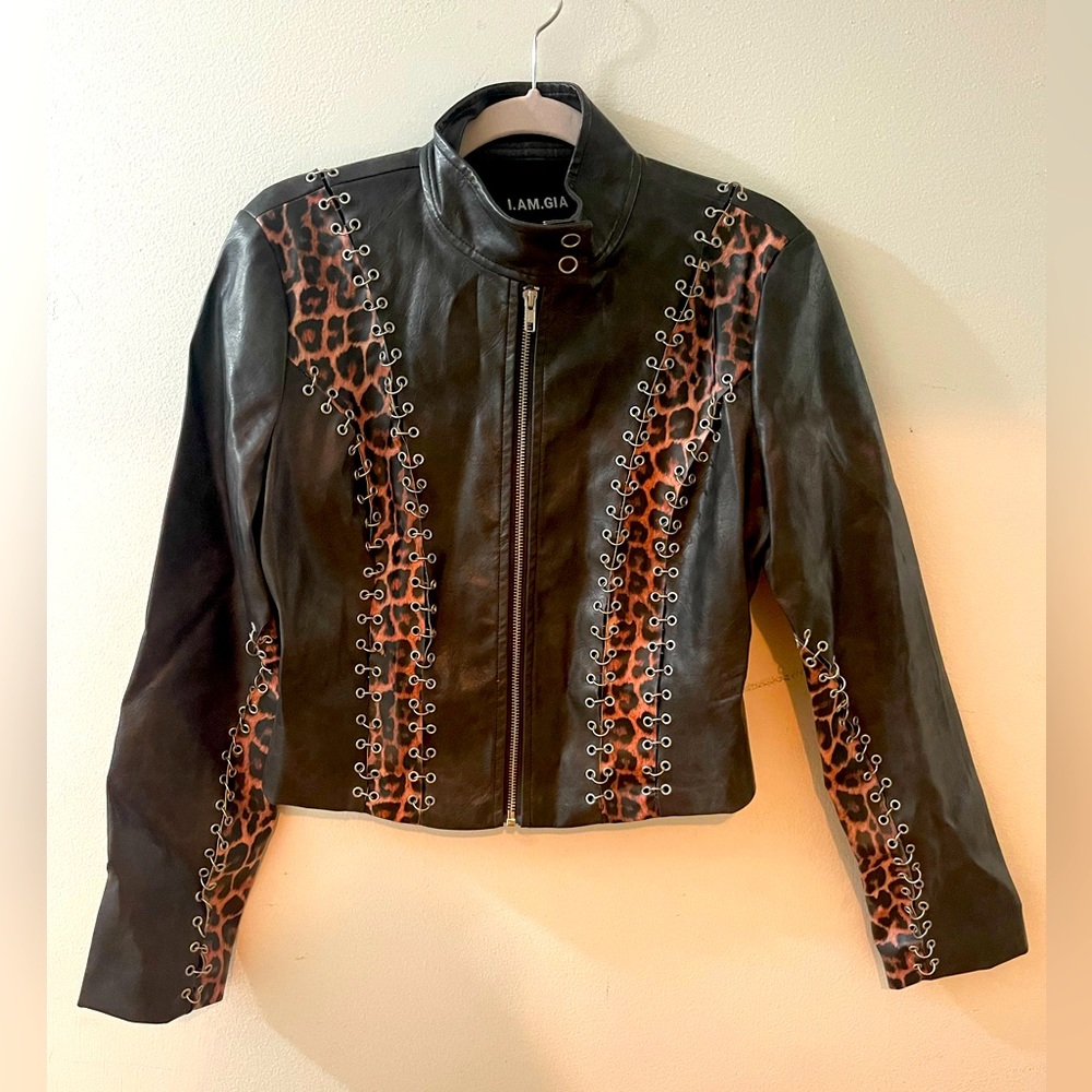 IAMGIA SET.Leather jacket&leather pants w/hardware trims leopard print pattern.